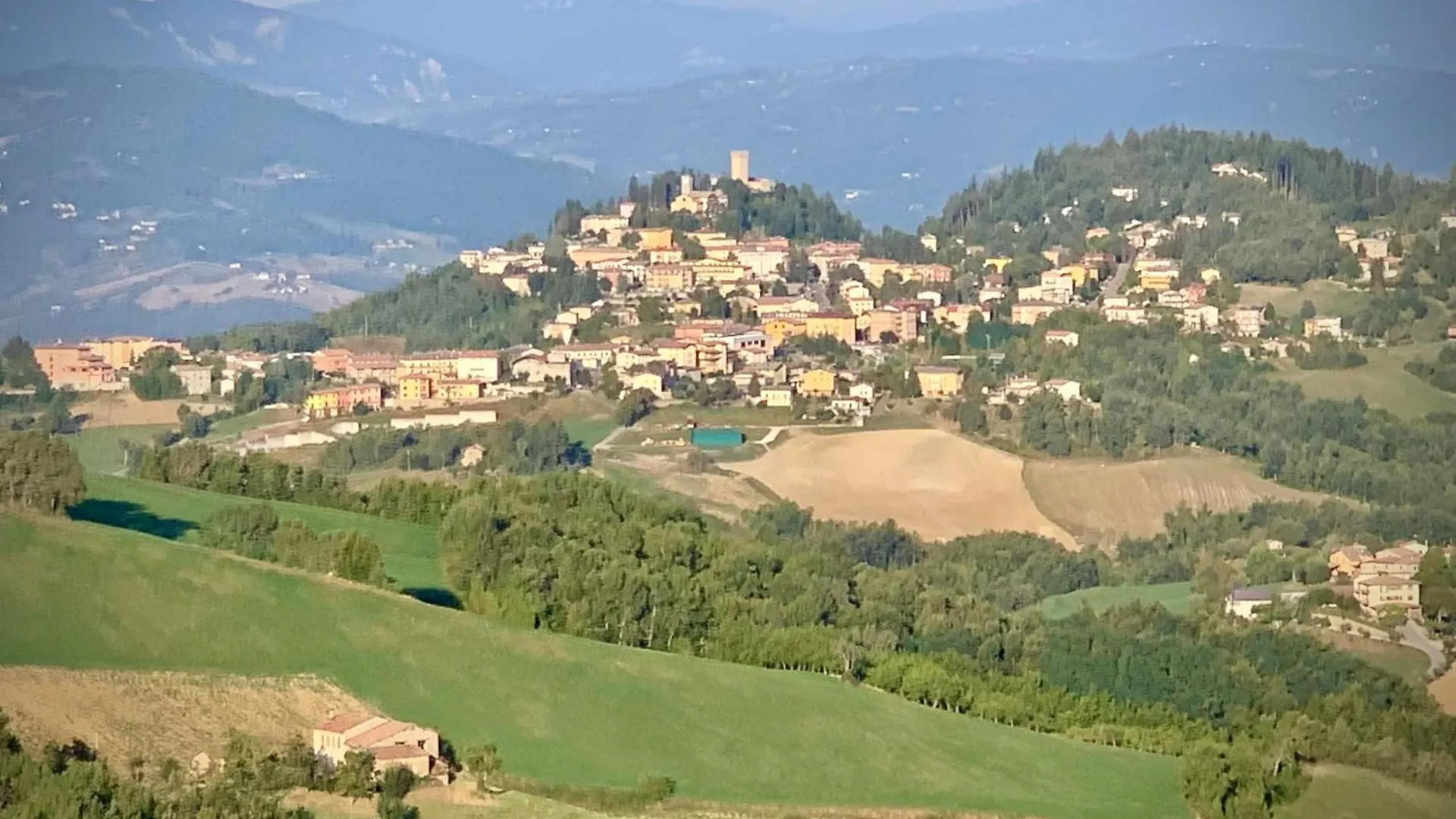 Apartment Appartamento La Piazza Montese
