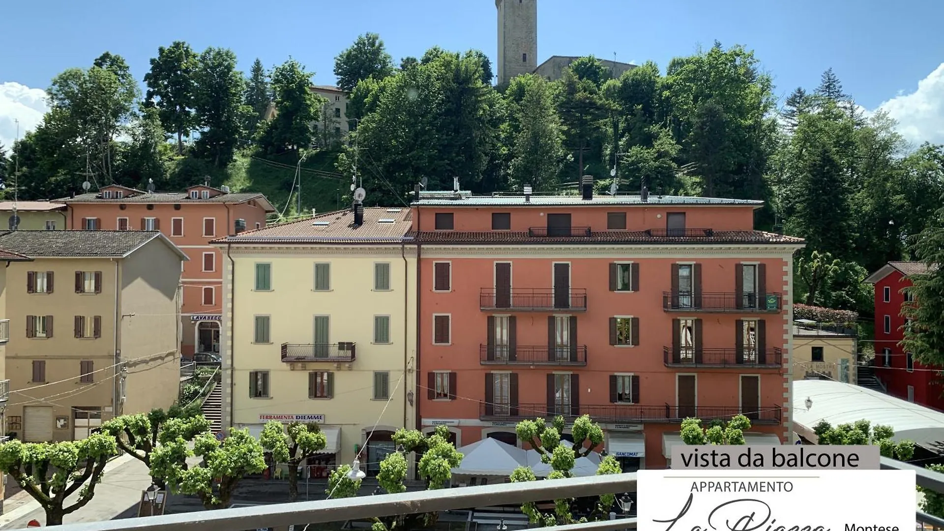 Apartment Appartamento La Piazza Montese